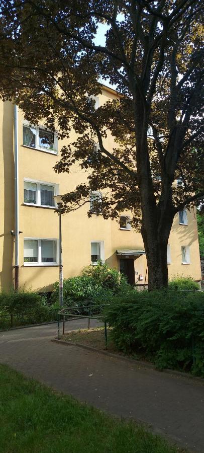 Przytulne Mieszkanie Obok Metra W Pieknej Okolicy *